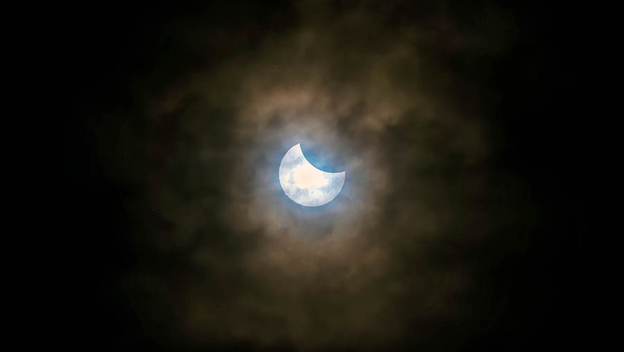 Солнечное затмение в сентябре 2025 года: когда наблюдать, будет ли видно в России