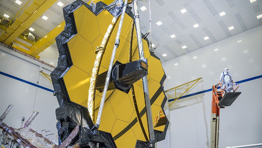 Ученые зафиксировали свет от объектов старше известных галактик